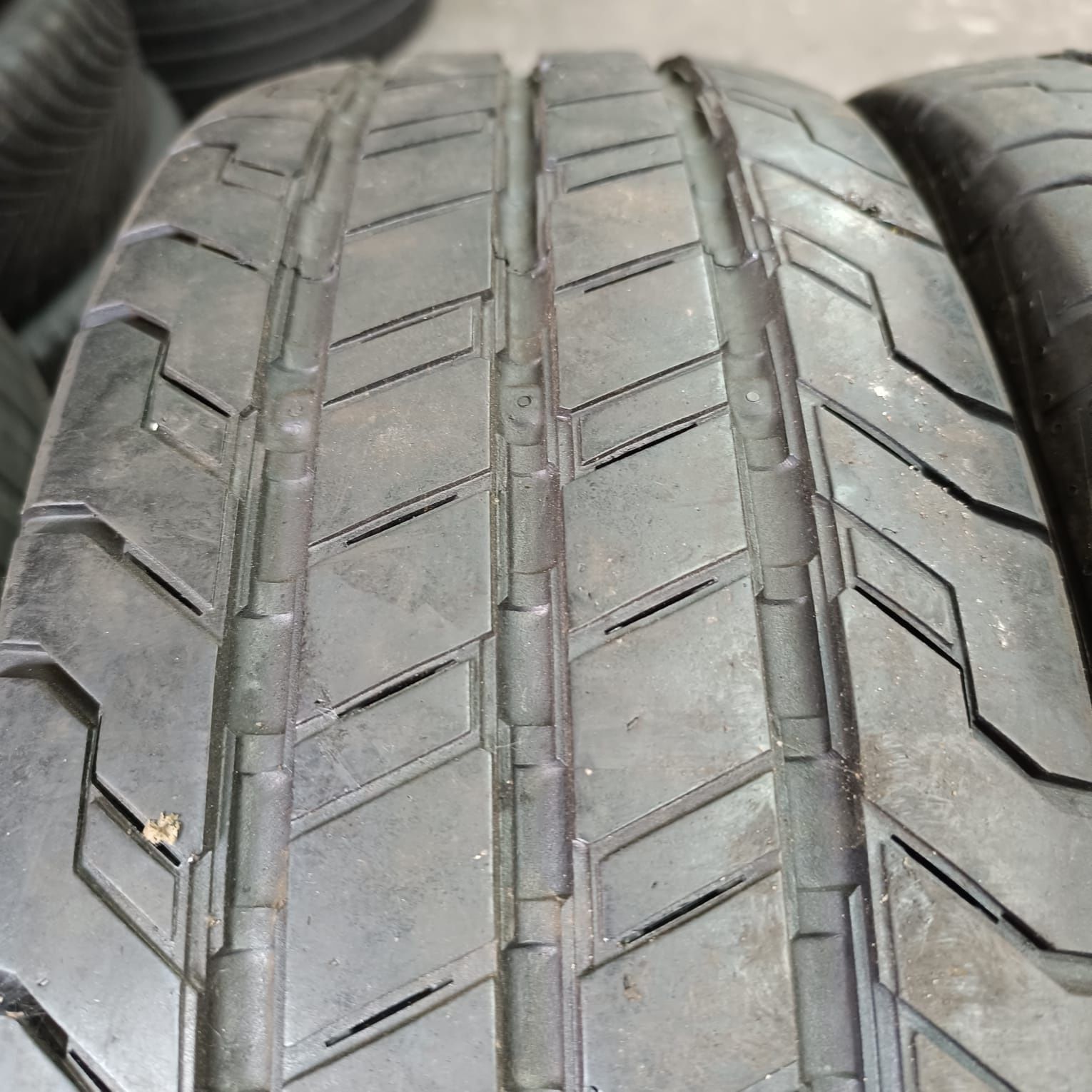 Opony letnie 215/65/16 C Continental 8mm