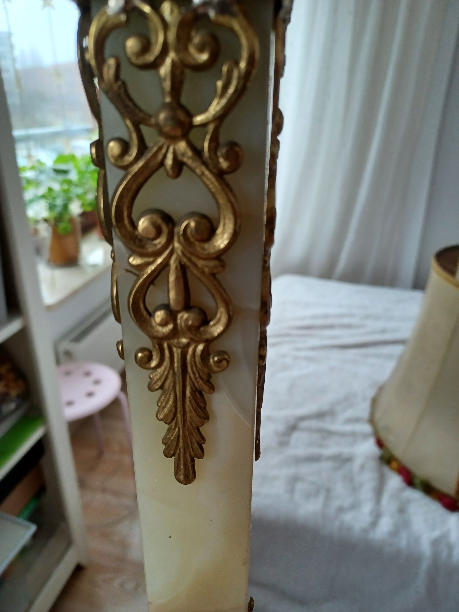 Lampa stojąca z alabastru i mosiądzu antyk/ bez abażura