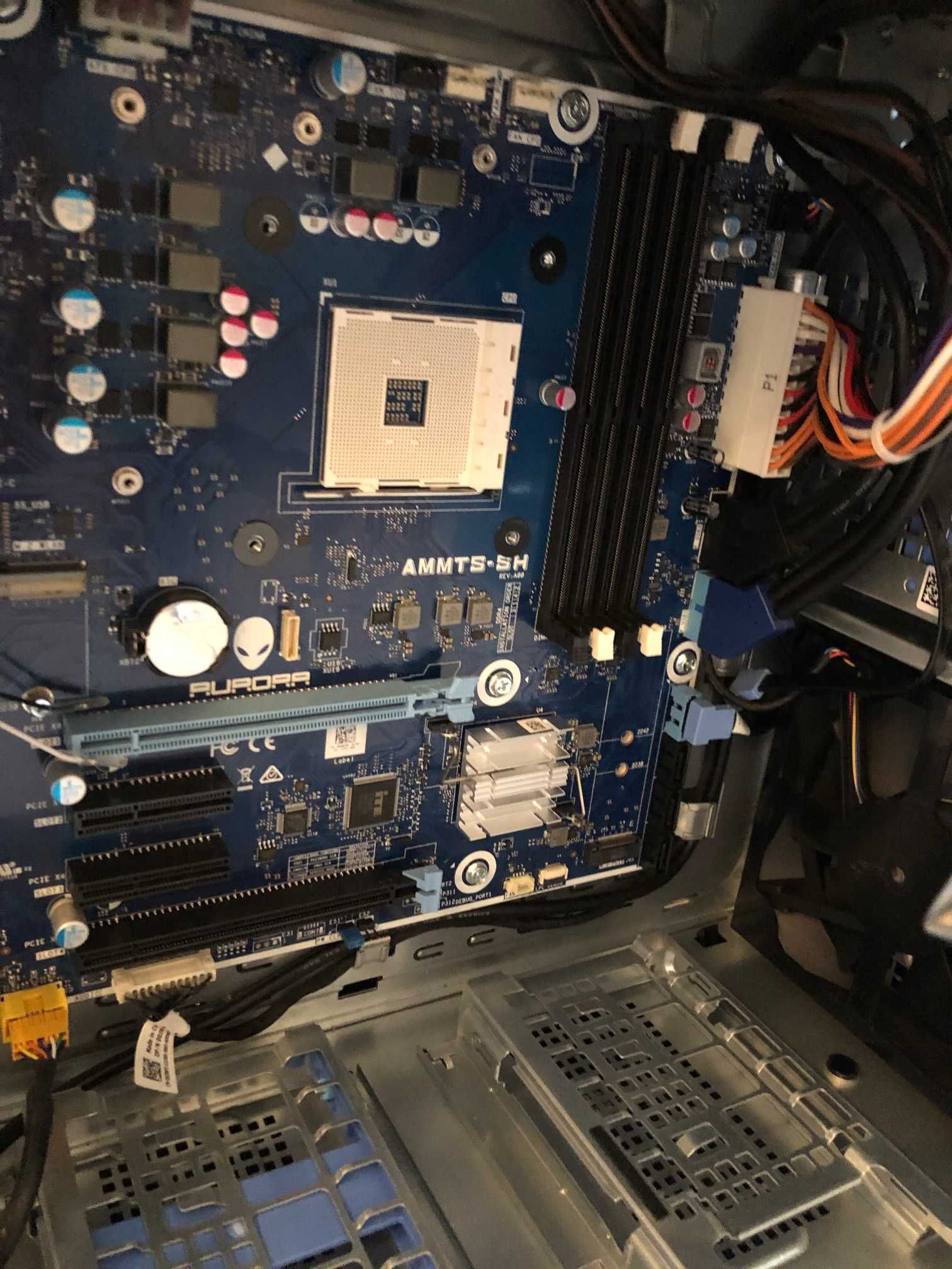 Komputer Dell Alienware Aurora R10 - Obudowa