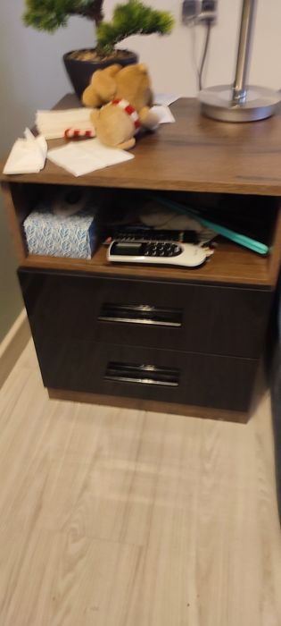 Szafka nocna z szufladami