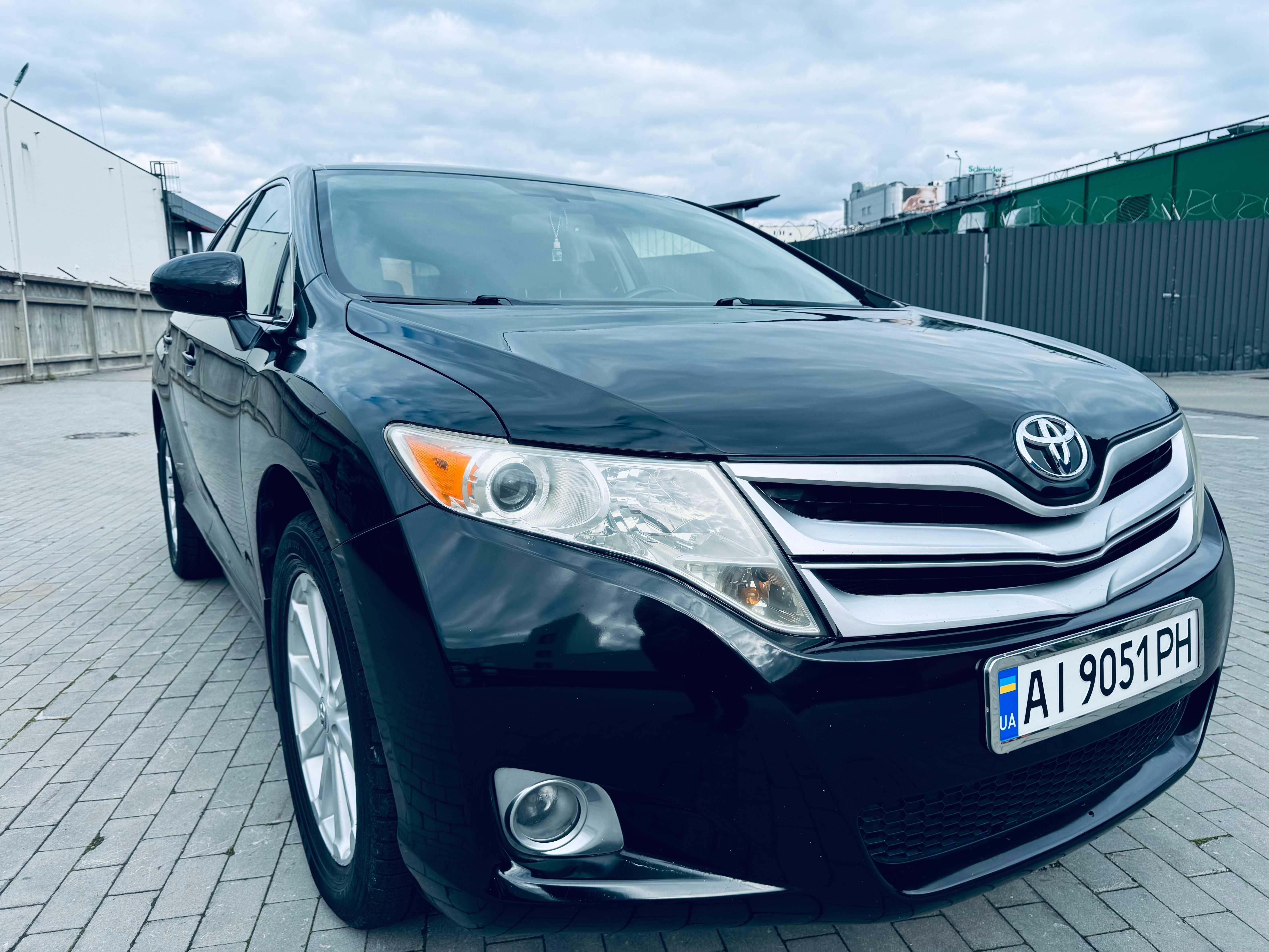 Toyota Venza. Повний привід. 2011 рік!! Чорного кольору. Київ