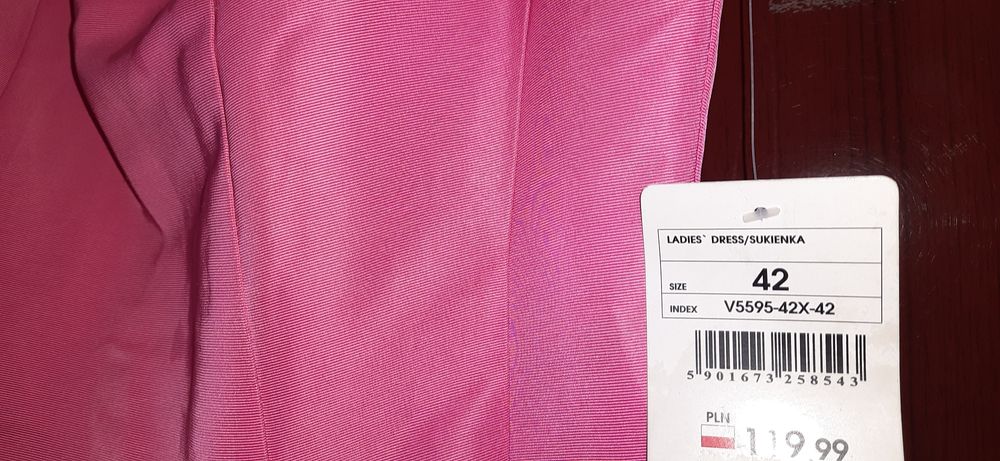 Piękna nowa różowa sukienka Reserved . 42