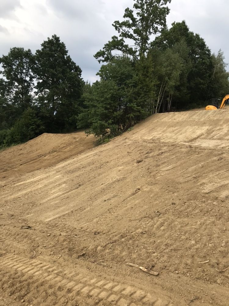 usługi koparka minikoparka i spycharka ,roboty prace ziemne bieszczady
