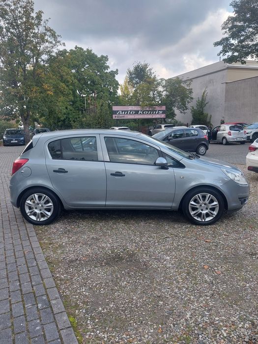 Opel Corsa 1,2 benz. 2010 r