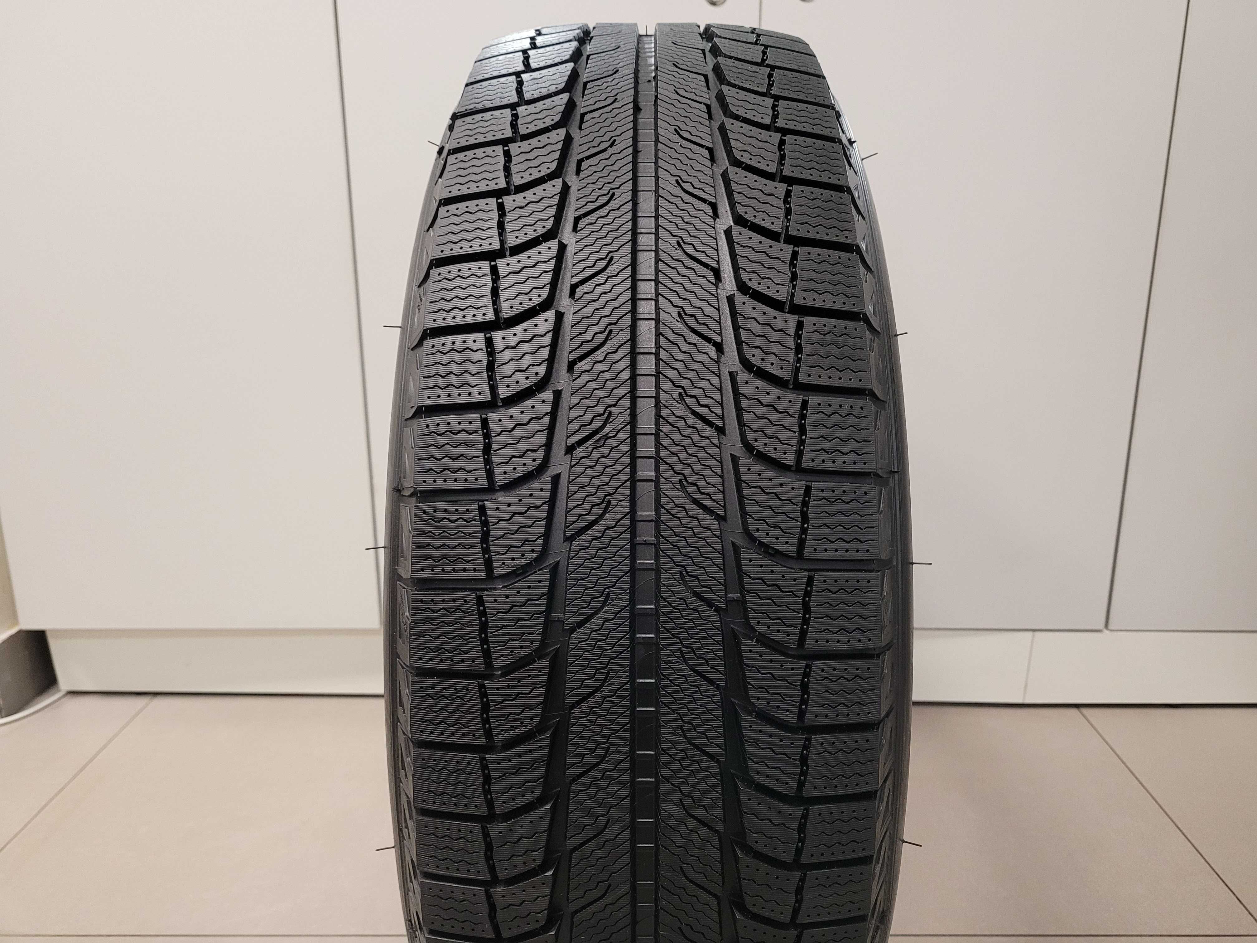 Автошина зимова 235/65R18 106T Michelin Latitude X-Ice 2