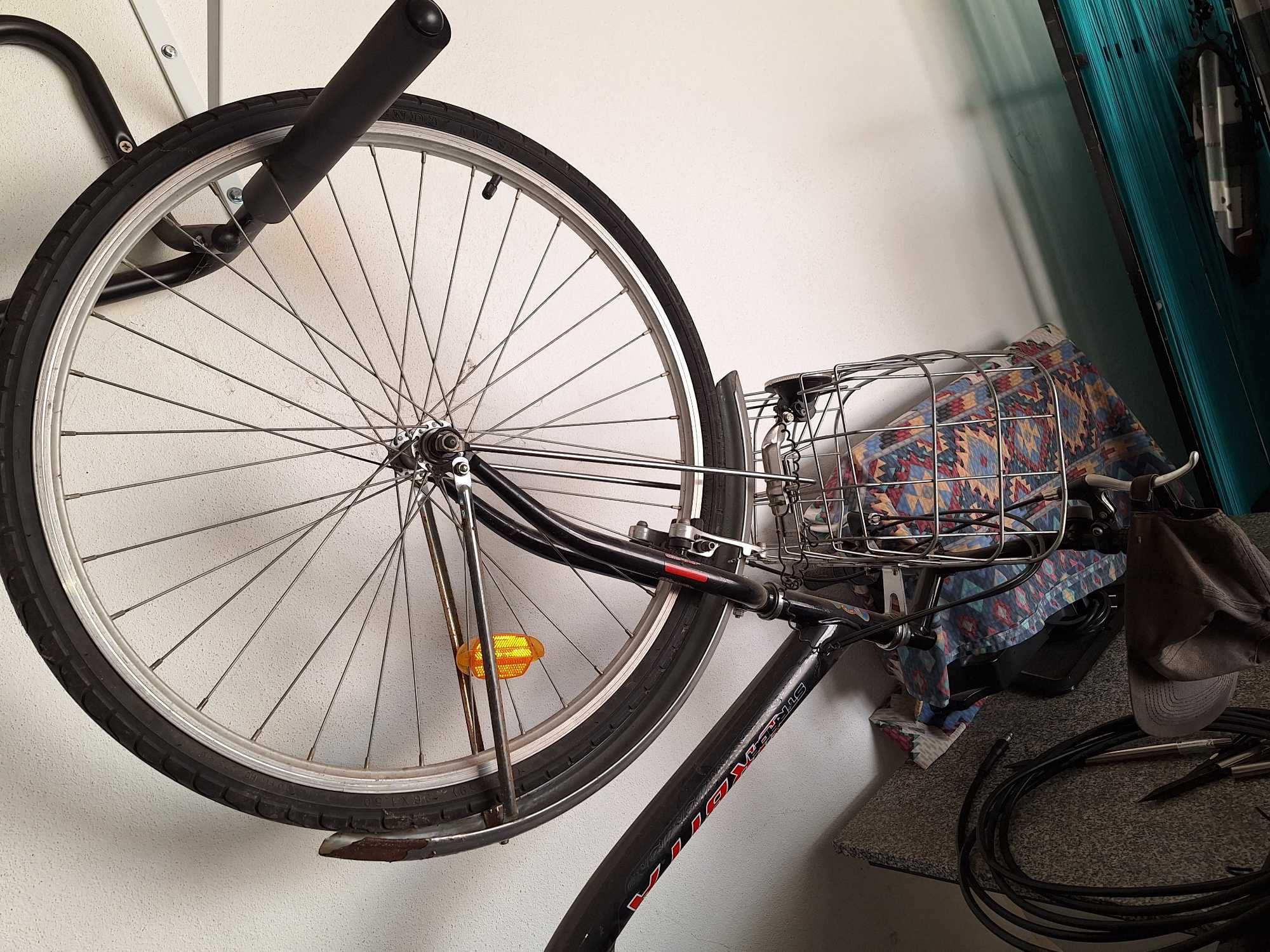 Bicicleta de homem e bicicleta de senhora