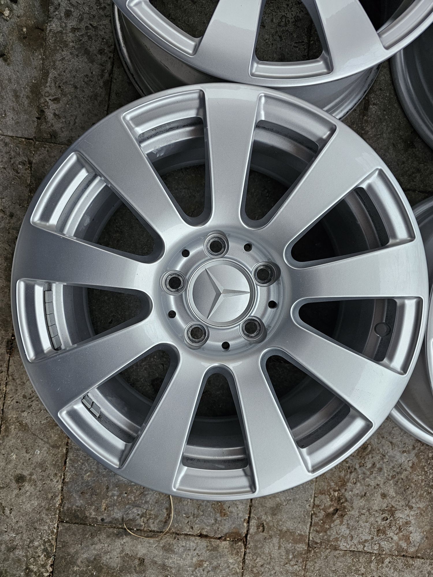 Felgi aluminiowe Alufelgi Mercedes W212 A212 7.5Jx16H2 5x112 SuperStan