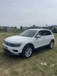 Volkswagen Tiguan higline  Vw 2017 (niski przebieg oryginalny)