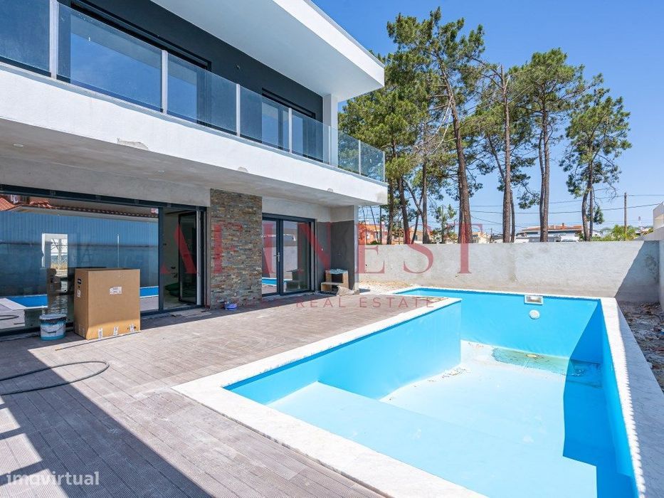 Moradia T4 Em Marisol / Valadares