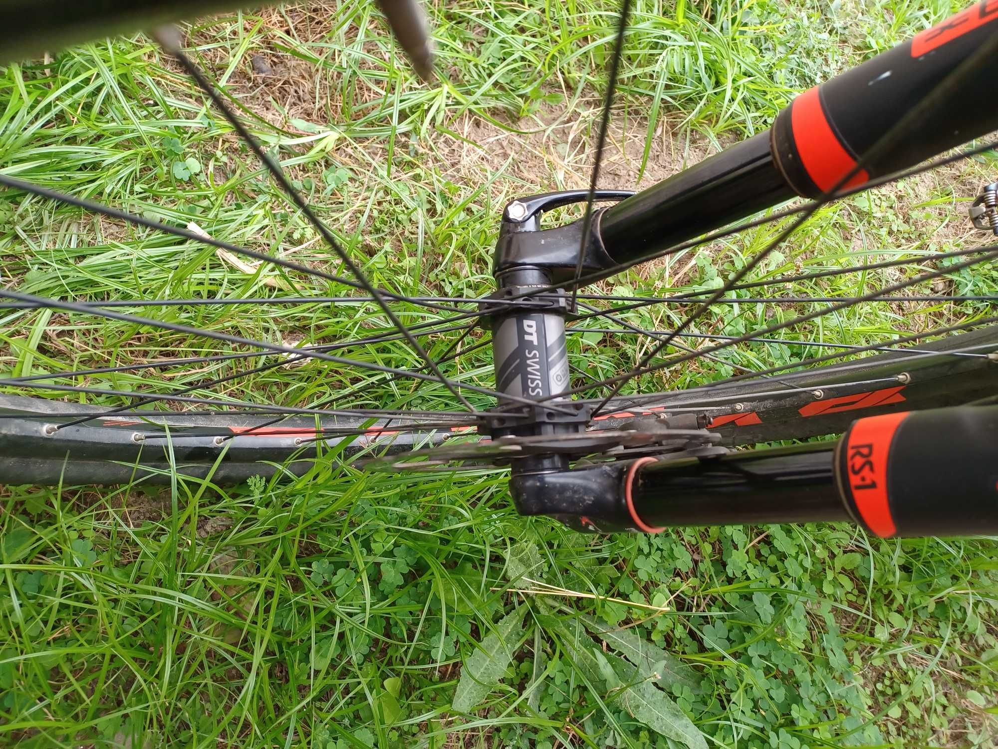 Bicicleta Cube Carbono