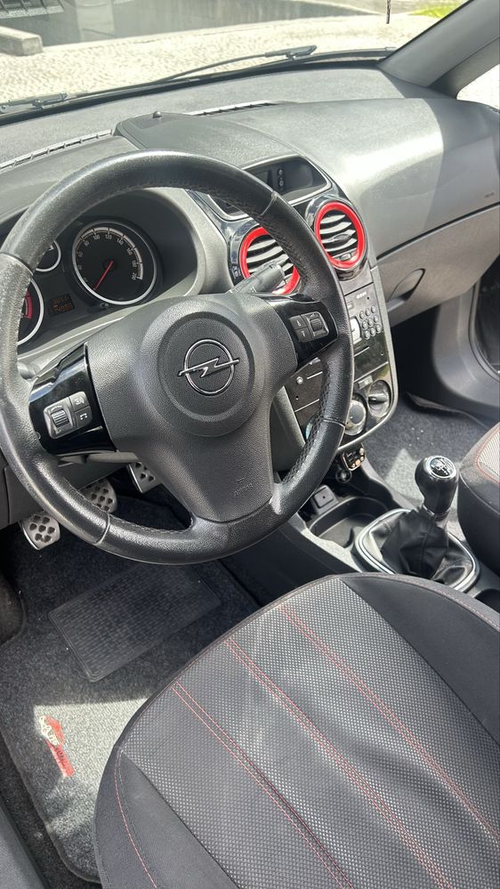 Opel corsa black edition 1.2