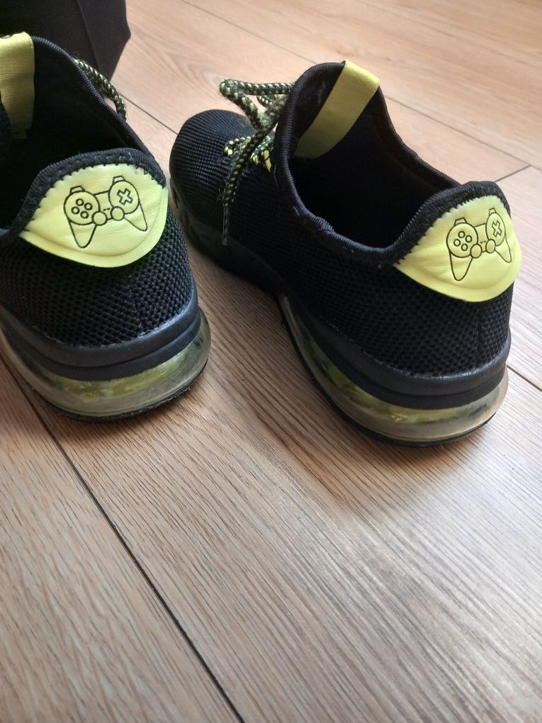 Buty sportowe  lekkie 38