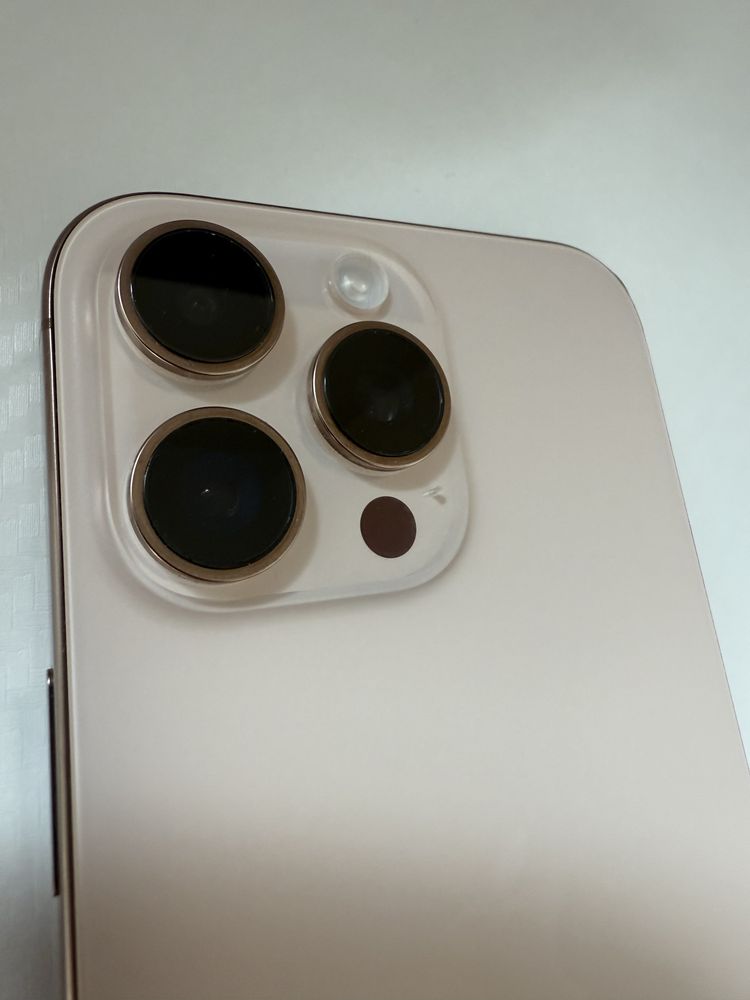 iPhone 16 Pro Max uszkodzony, po zalaniu, w trybie recovery iCloud OFF