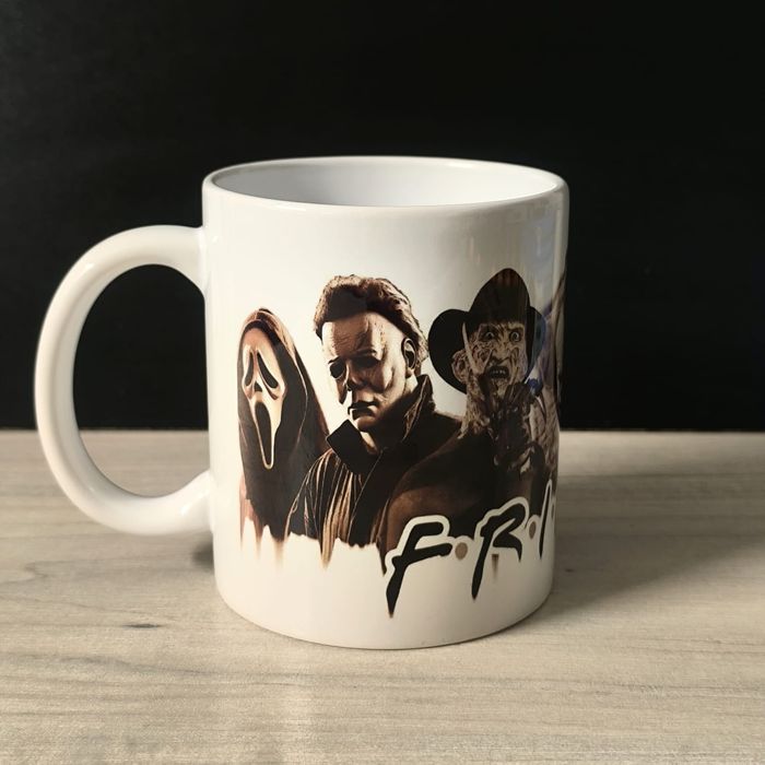 Kubek z postaciami z horrorów friends