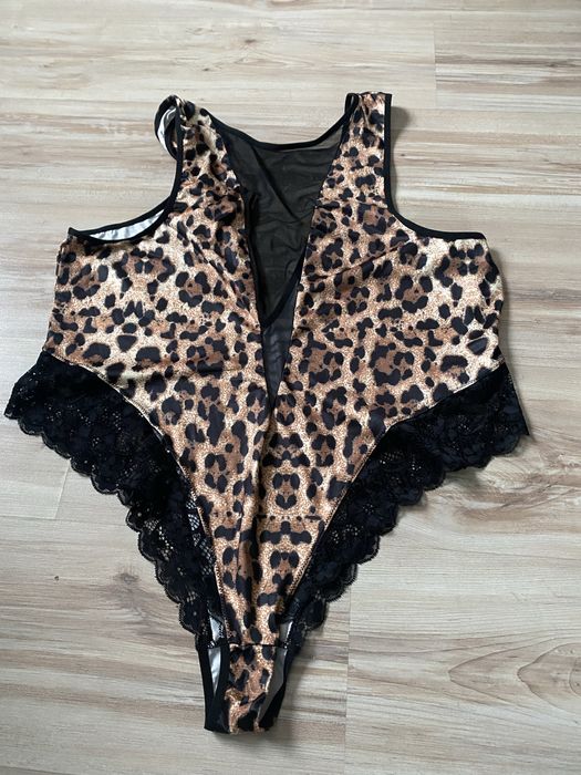 Body damskie w panterkę