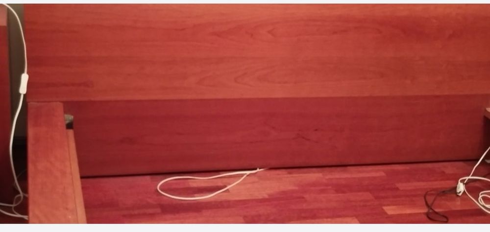 Cama de casal em cerejeira