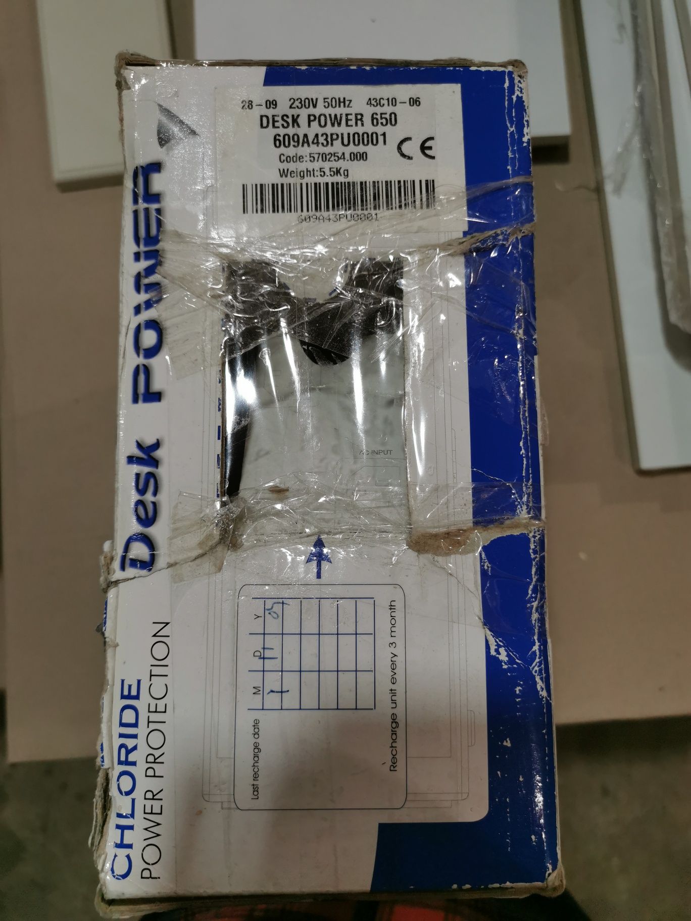 Источник бесперебойного питания CHLORIDE Desk Power 650