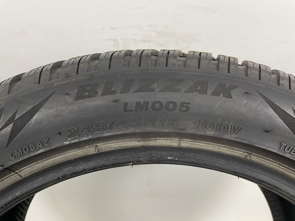 245/45R18 100V Bridgestone Blizzak LM005