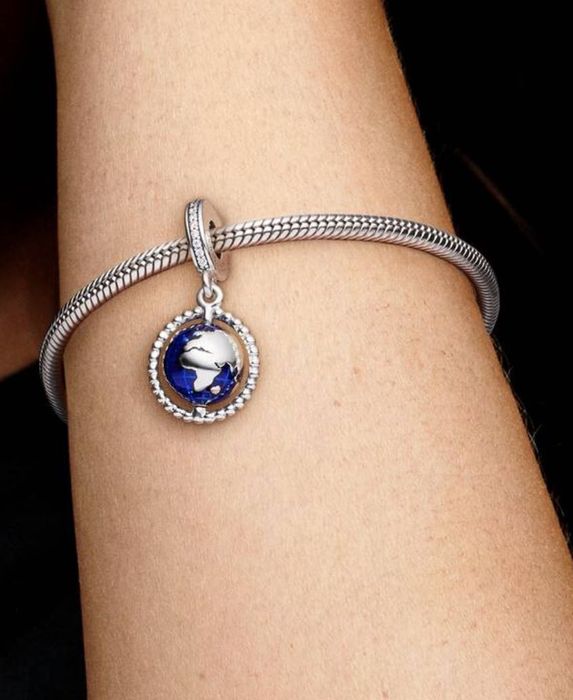 Bransoletka Pandora srebrna z 3 charmsami