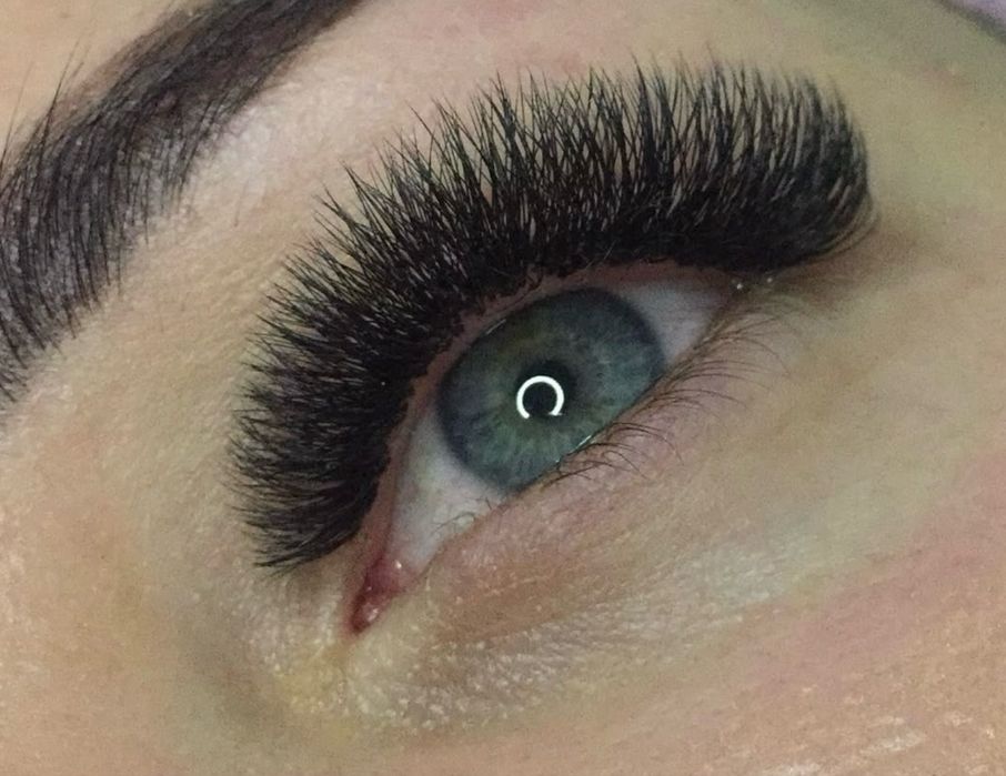 Наращивание ресниц.Коррекция бровей(Харьков,м.Победа)