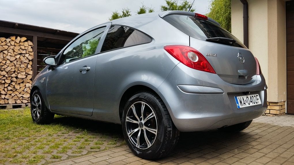 Opel Corsa D benzyna, klima, 2009r