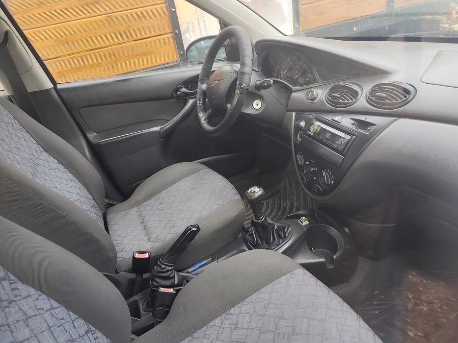 Ótimo carro após um pequeno acidente.