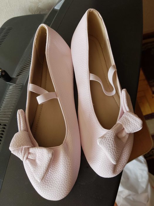 Продам туфлі дівочі