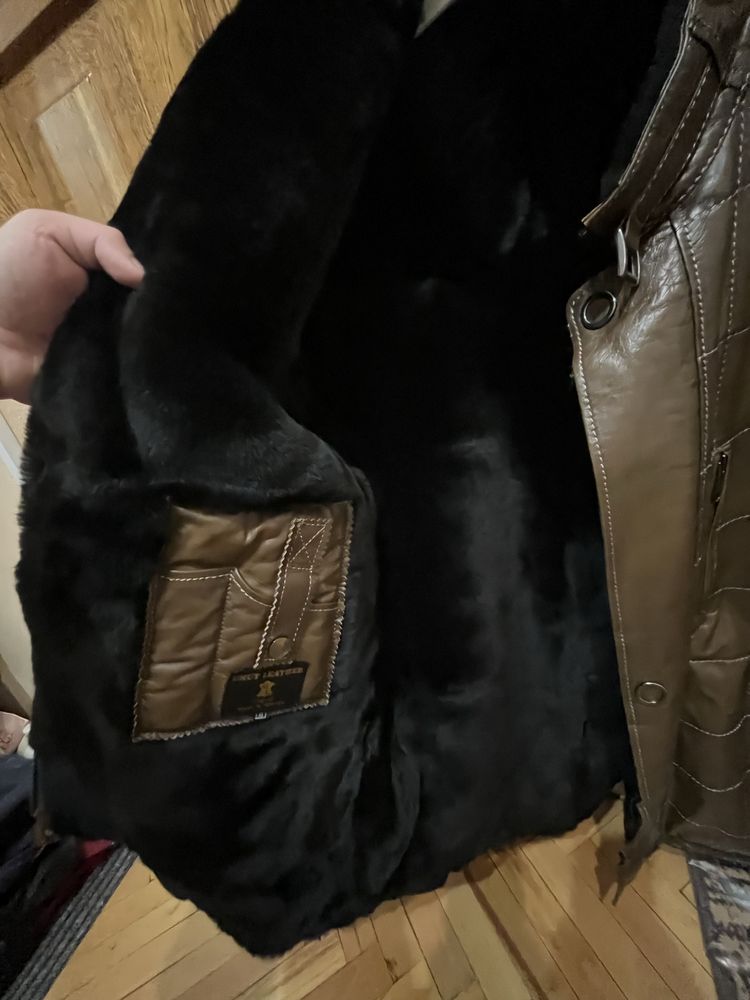 Продам новую мужскую дубленку