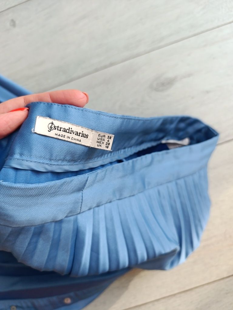 Spódnica plisowana Stradivarius s 36 m 38 długa asymetryczna guziki ma
