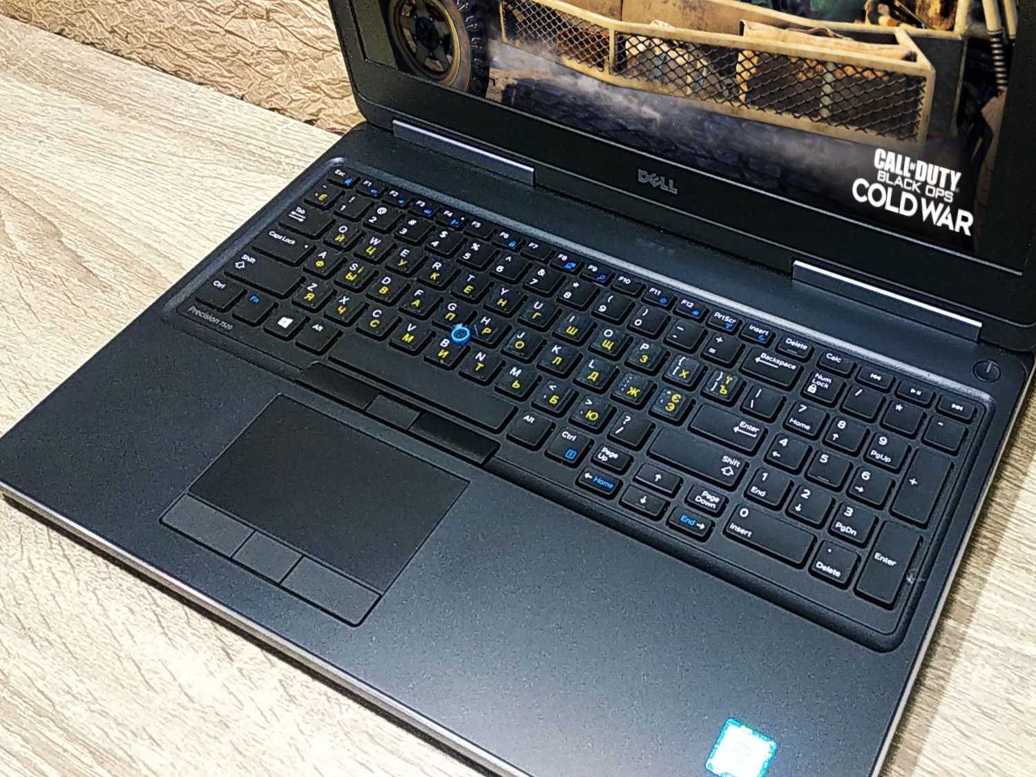 Игровой Dell Precision 7520-15.6 IPS-16gb- 4К видео Новый Аккумулятор