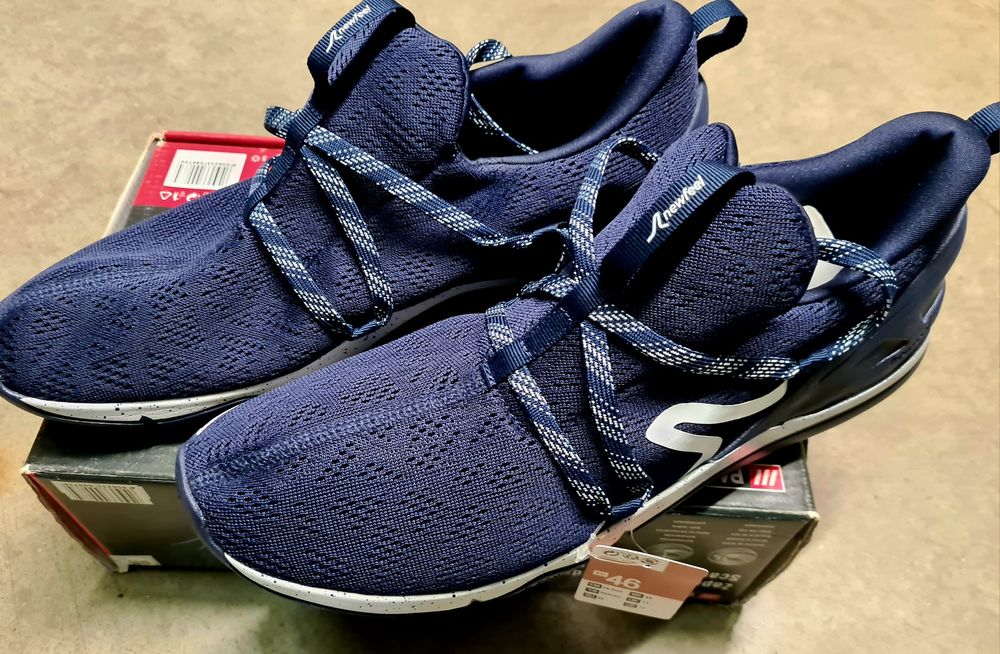 Tenis Decathlon novos n 45 -45.5
PvP 29 eur.
novos na caixa de qualida