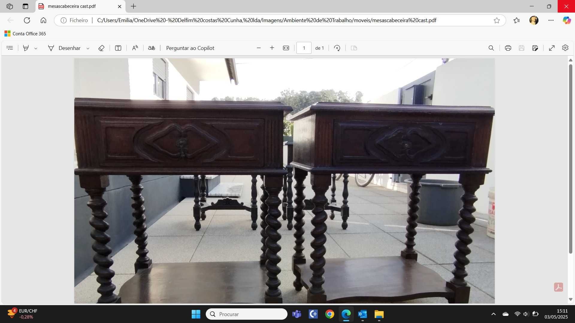 Conjunto de móveis diversos.