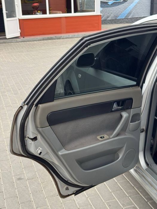 Продам Chevrolet  lacetti АВТОМАТ ГАЗ