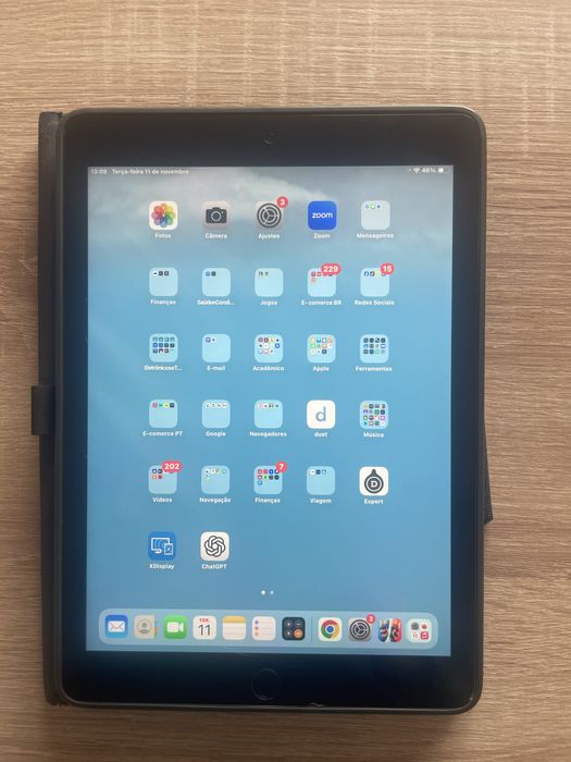 Ipad  4 A1893 -6ª geração com capa teclado