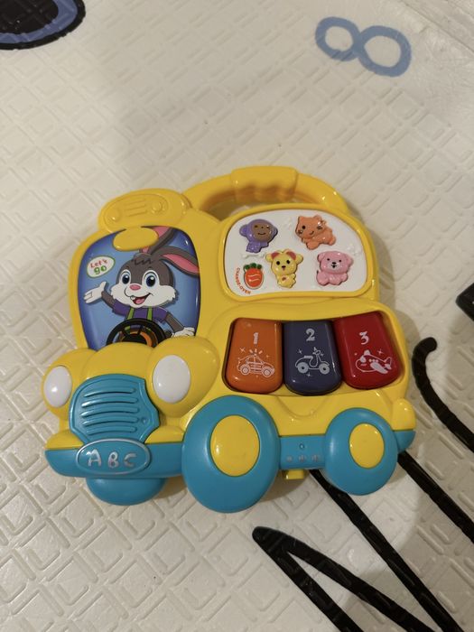 Автобус, музикальна іграшка