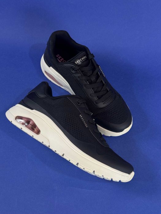 Жіночі легкі текстильні кросівки Skechers 39,5 розмір