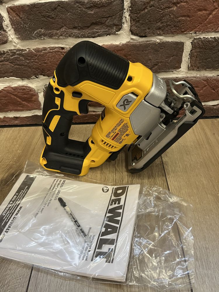 DeWALT DCS334b бесщеточный лобзик