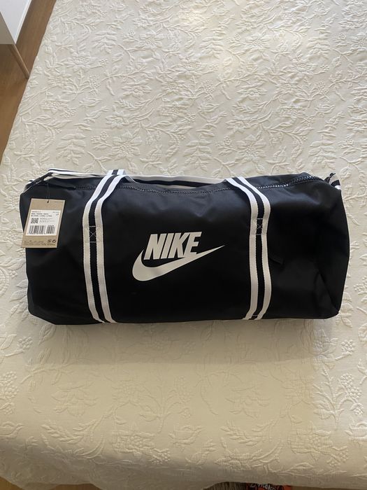 Mala preta desporto Nike NOVA