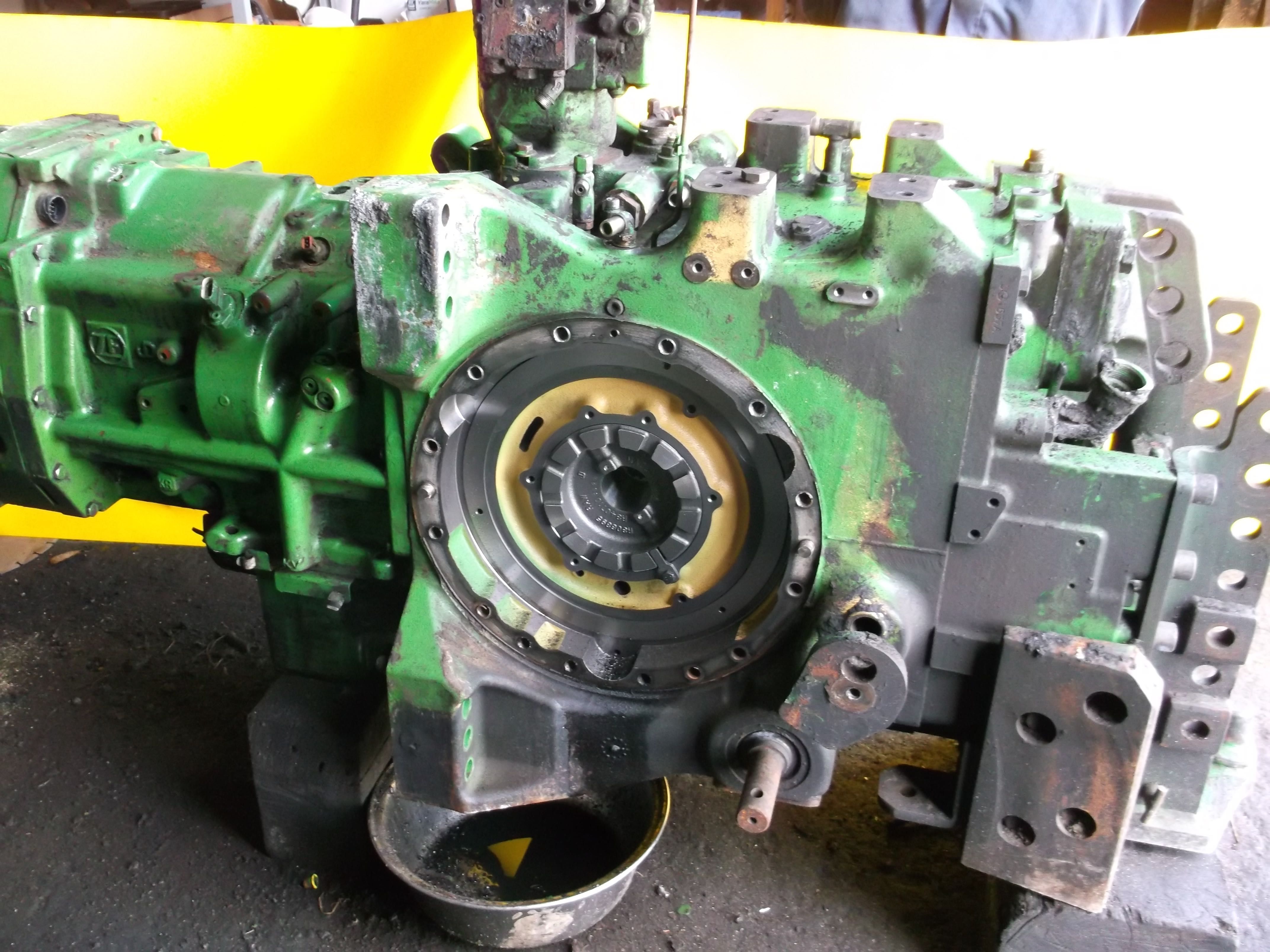 John Deere 7530,6210R--zwolnica,półoś,satelity,most,atak,wom,hamulce--