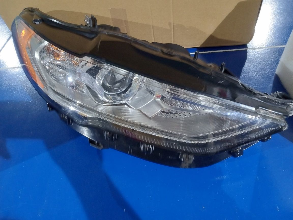 Lampa prawa przód ford fusion MK 5 lift z paskiem DRL Orginał