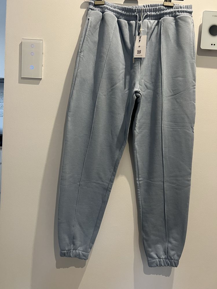 Dres błękitny z napisem Moncler