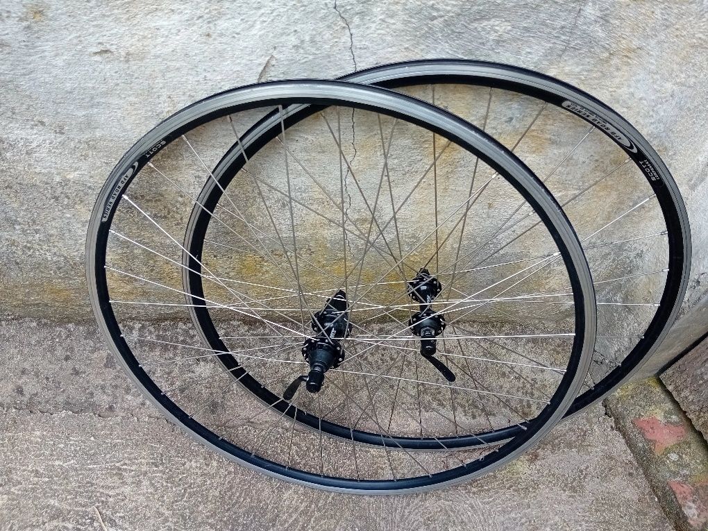 Rodas SCOTT 700 semi-novas