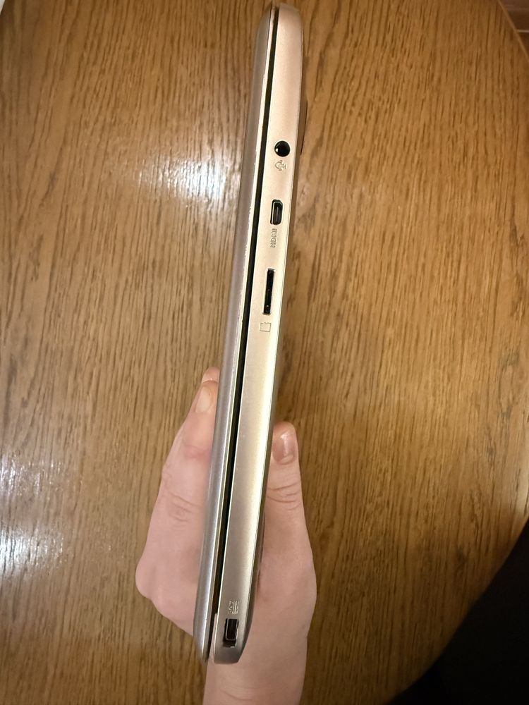 Нетбук Asus X205T Gold