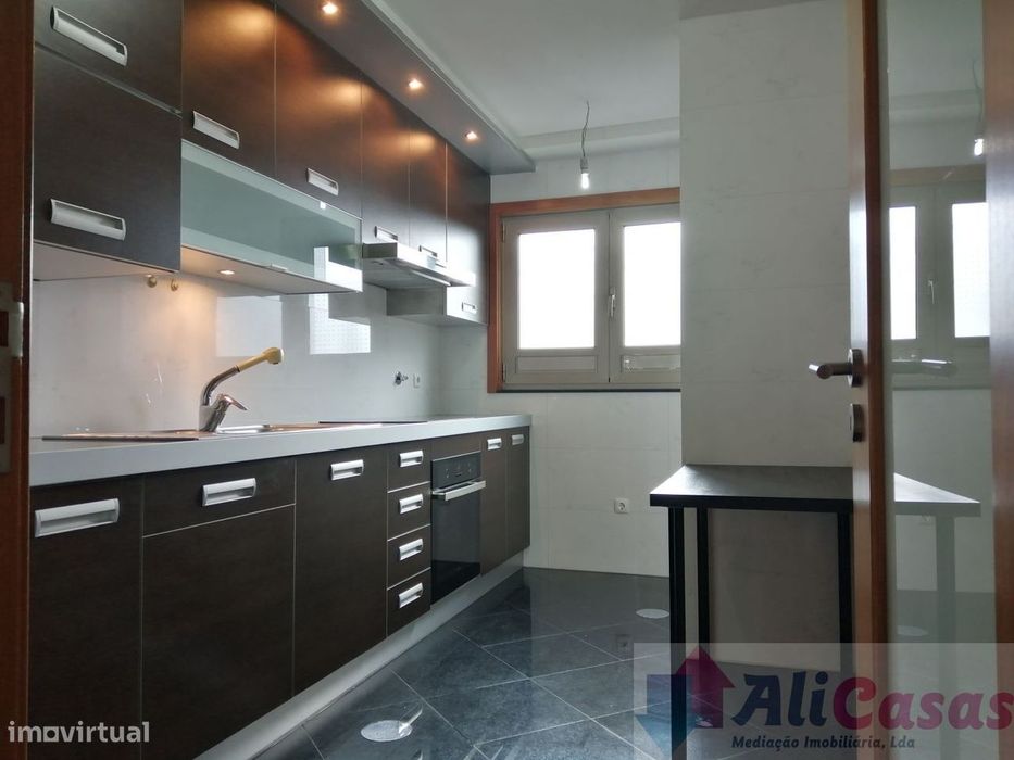 Excelente T3 C/Lugar de garagem e arrumos