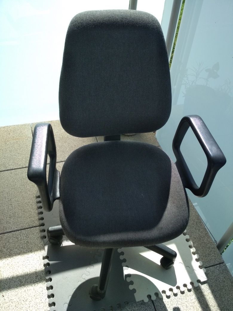 Krzesło obrotowe czarno-grafitowe