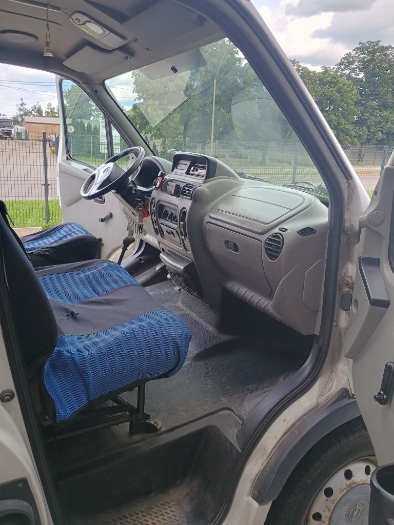 Opel Movano 2 5 DTi
