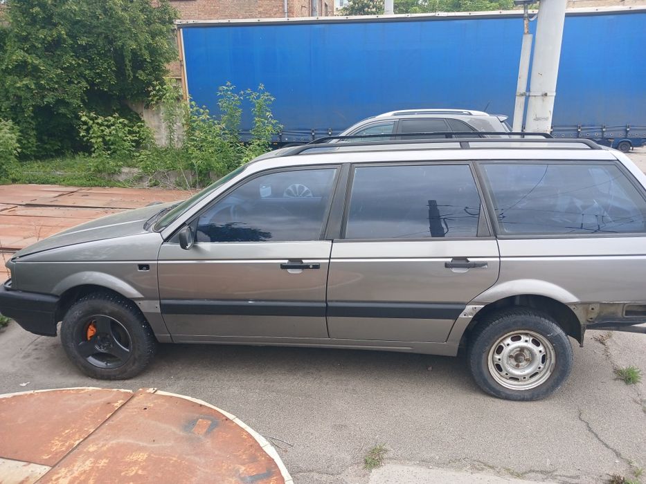 Продам пассат б3 1.8