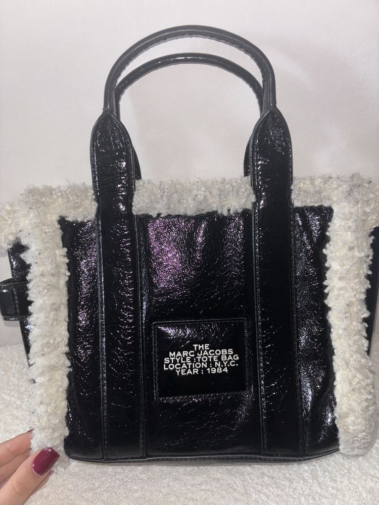 Torebka THE TOTE BAG mini Marc Jacobs z paskiem w zestawie