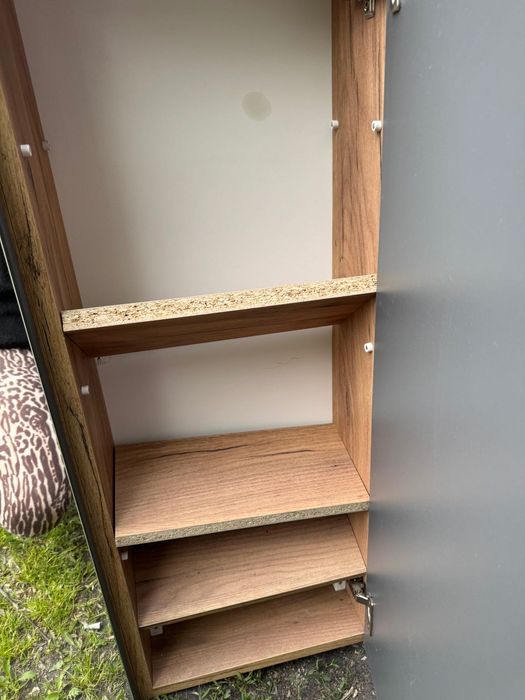 Szafka łazienkowa z lustrem