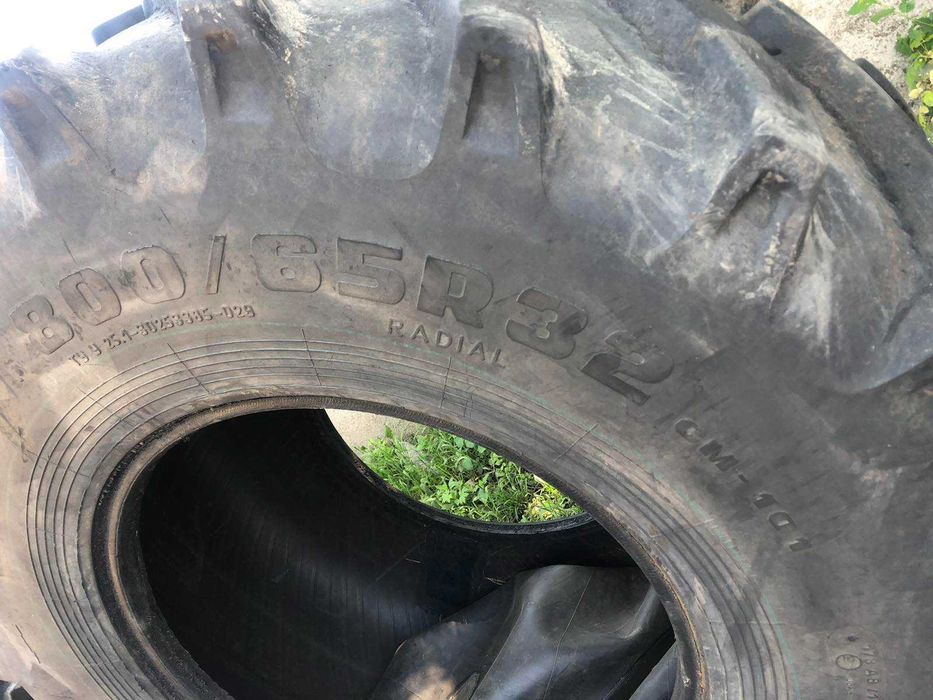 Продам передню шину до комбайна GOOD YEAR 800/65R32